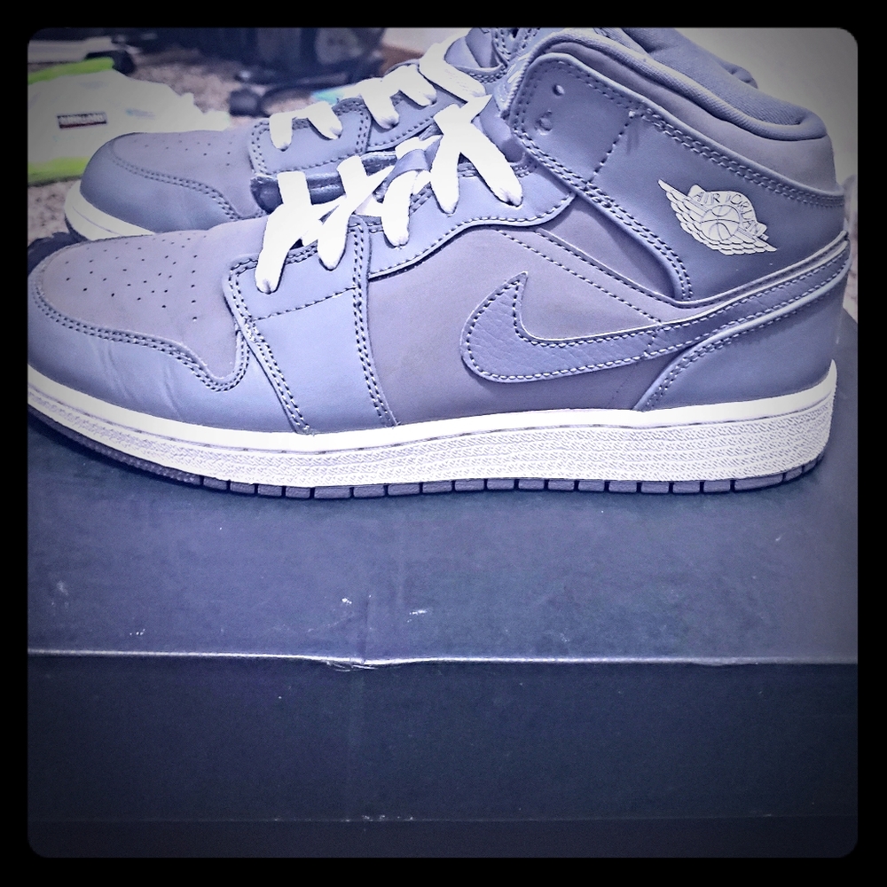 COPY - Air Jordan mids 1